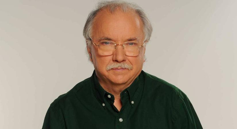 "Két óránál többet nem aludtam három éve..." - Farkasházy Tivadar éjt nappallá téve őrködik felesége betegágya mellett
