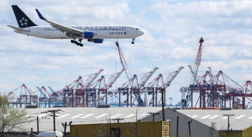 Így játsszák ki az orosz szankciókat: Boeing-abroncsokat foglaltak le Lengyelországban