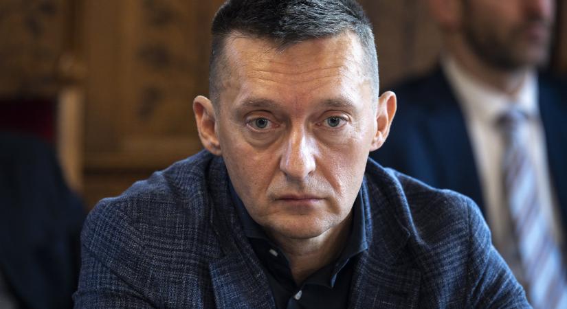 Milliárdokkal tolják meg a kommunikációt Rogánék