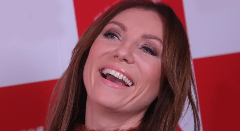 Azta: így tereli, nagy hozzáértéssel, a libákat a kis fürtös Lujza. Rúzsa Magdi hármas ikrei annyira élelmesek és huncutok