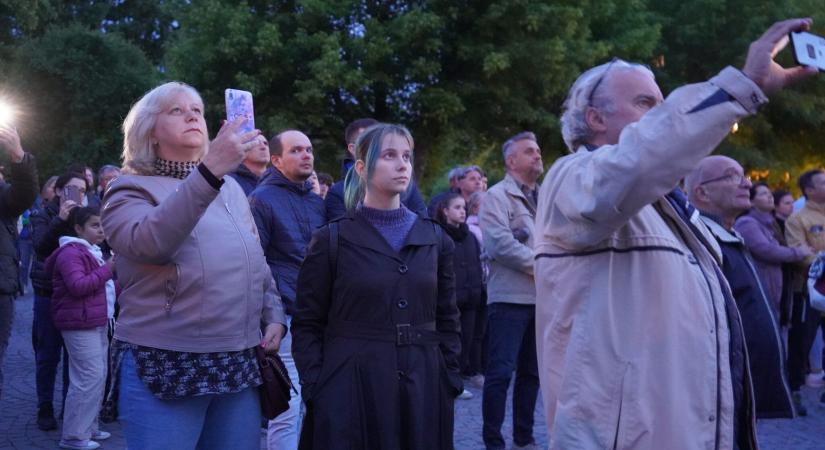 Fényfestés, orgonakoncert Nagyváradon