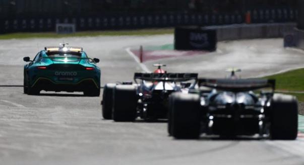 Miért kellett safety car Antonelli leállásakor?