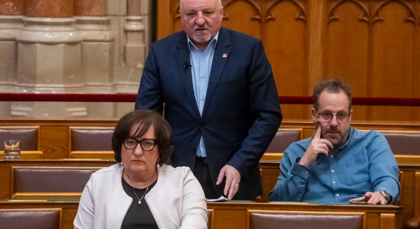 Komjáthi Imre: A félelem falában a félelem a habarcs