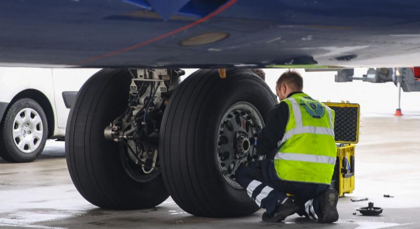 A lengyel vámhatóság lefoglalt öt tonna Boeing repülőgép gumit, ami Oroszországba tartott