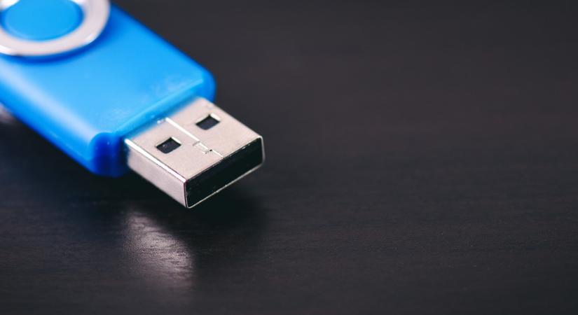 Mindenki használja az USB-csatlakozók négyzet alakú lyukait, de fogalmuk sincs, miért is van rajta