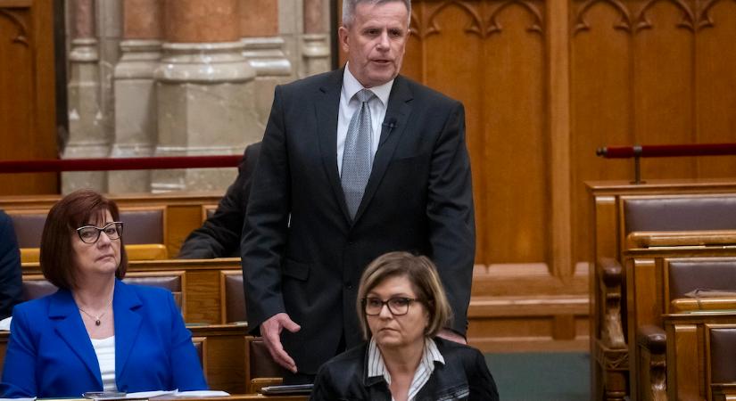 Varga Zoltán fekáliáról, vizeletről, szürkevízről beszélt az Országgyűlésben