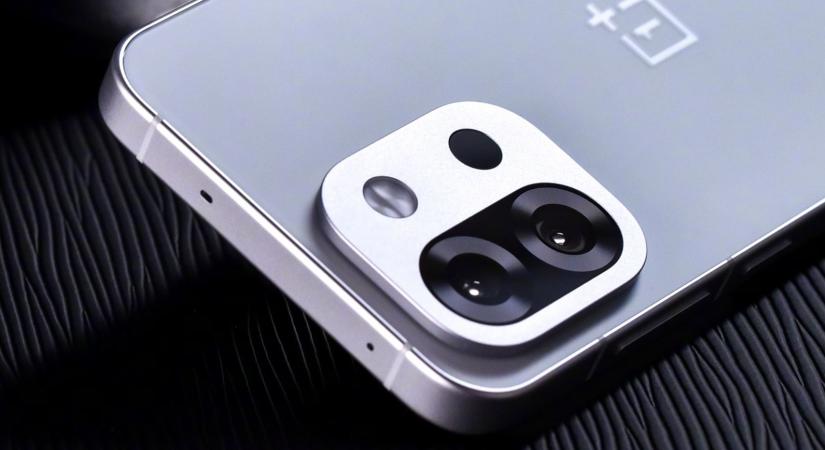 Hivatalos: kijut Kínából a OnePlus kompakt zászlóshajója