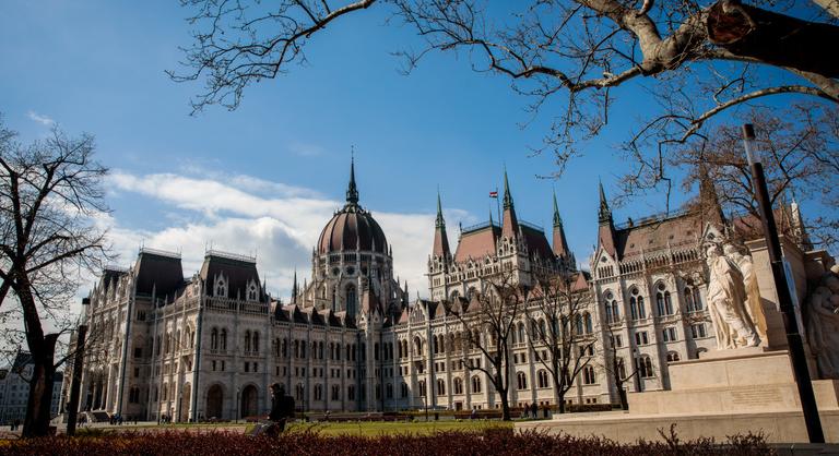 Strasbourgból szólították fel az Országgyűlést az átláthatósági törvénytervezet miatt
