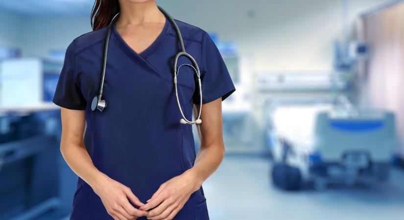 Az orvos császármetszést végzett, ám a gyerek sehol nem volt. Aztán lenézett, és rájött a szörnyű hibára