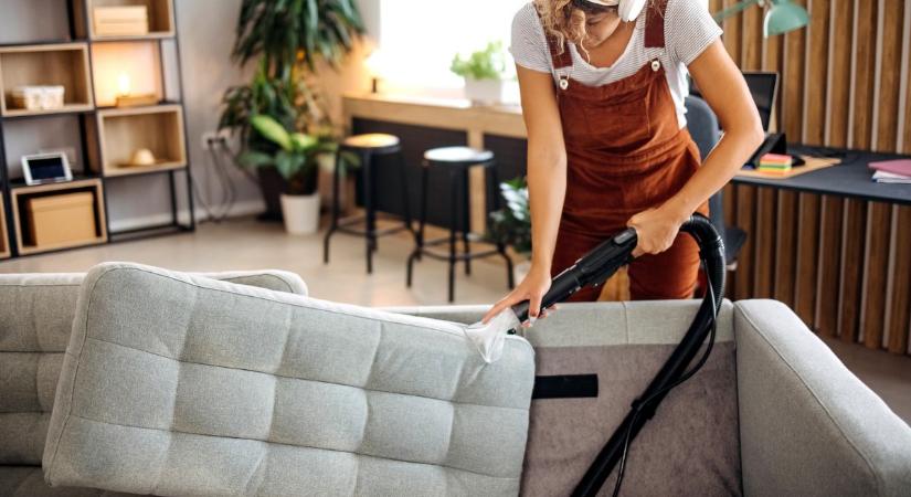 Kárpittisztítás 15 perc alatt? Mutatjuk a leghatékonyabb trükköt