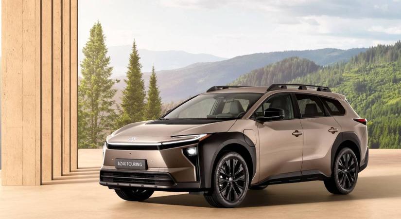 Itt a Toyota új elektromos családi autója