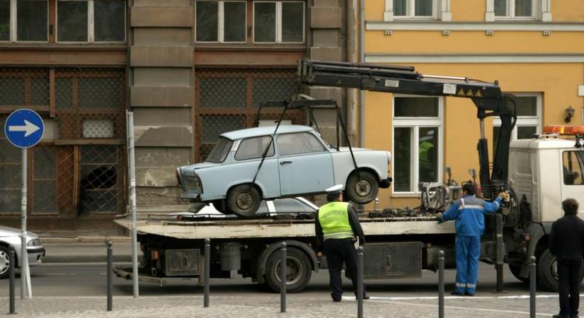 Teljesen felborul Budapest közlekedése: erről tudnod kell, nehogy elszállítsák a kocsidat