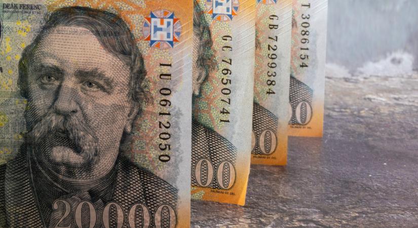 Lassuló bérnövekedés Magyarországon: a nettó átlagkereset 490 ezer, bruttó 714 ezer forint
