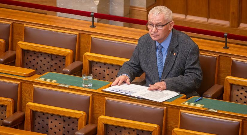 Az Országgyűlés döntött, Polt Péter és Hende Csaba alkotmánybíró lett