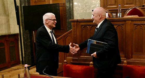 Papírforma a szavazáson: alkotmánybíró lett a félrenéző exfőügyész Polt és a bukott miniszter Hende