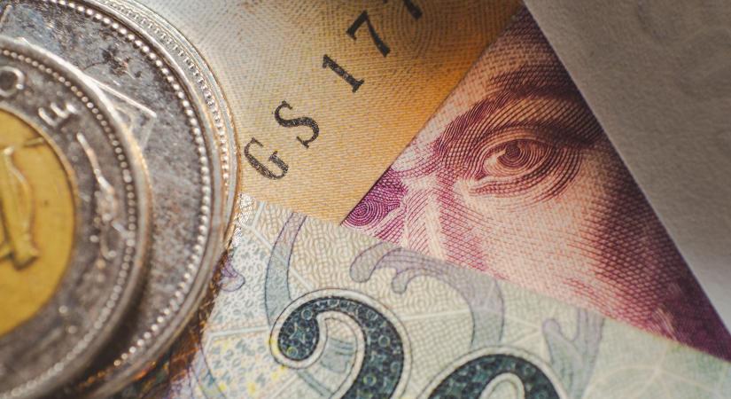 KSH: a nettó átlagkereset 490 400 forint volt márciusban