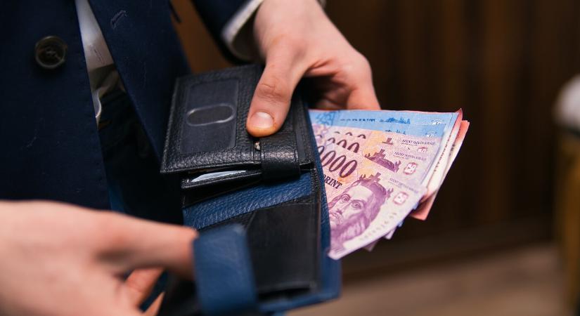 Márciusban 714 400 forint volt az átlagbér Magyarországon