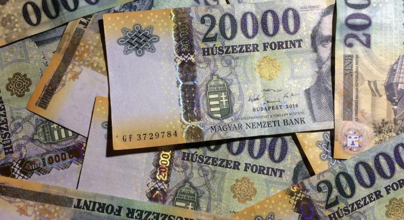 714 ezer 400 forint volt márciusban az átlagkereset