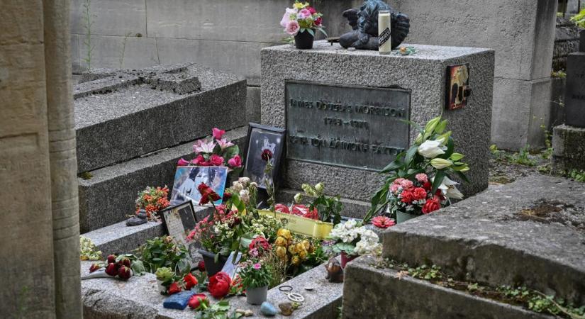 Harminchét év után találtak rá a Jim Morrison sírjáról ellopott mellszoborra