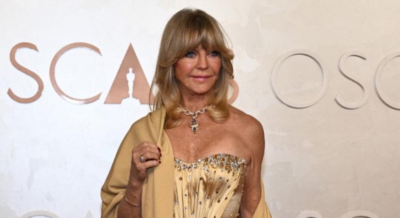 Ezzel a bútorral nem nyúlhatsz mellé – Goldie Hawn gyönyörű terasza a bizonyíték
