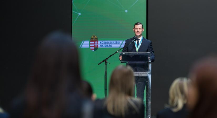 Egyszerűsödhet a közbeszerzési eljárásokba való bekapcsolódás
