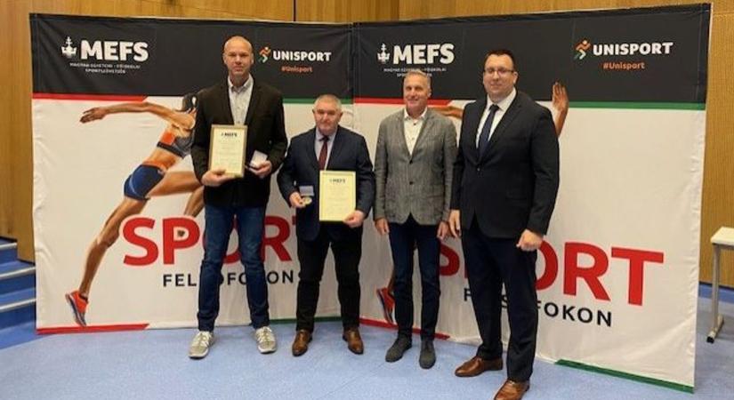 Két munkatársat kitüntetett a Magyar Egyetemi–Főiskolai Sportszövetség