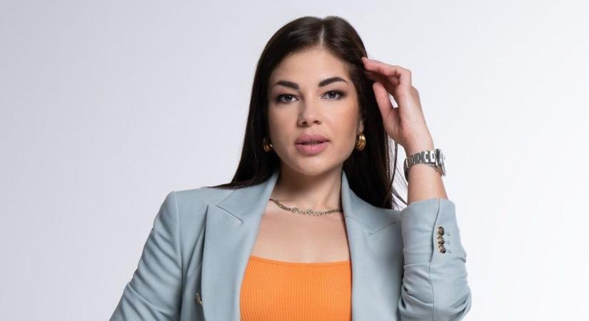 Nem lehet levenni tekintetüket Gáspár Evelin hattyúvékony testéről: szinte semmit nem takar a szuperszexis ruha