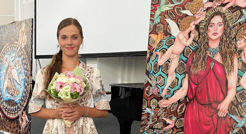 15 éves alkotótehetség varázsolja el Tiszafüredet: Karolina képei világszerte hódítanak