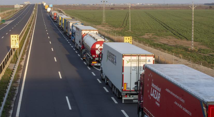 Jön az időpontfoglalás a határátkeléshez és az országos vészhelyzeti riasztási rendszer