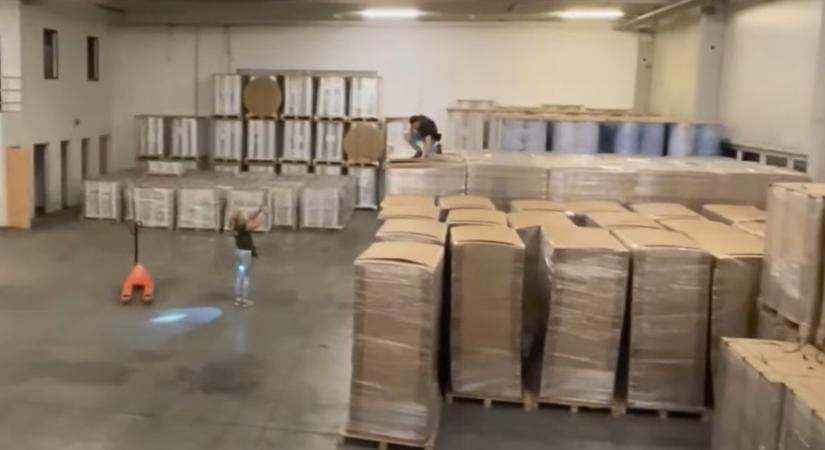 Minden idők legnagyobb cigarettagyártó hálózatát leplezte le a NAV, 24 milliárdnyi dohánytermék volt a 41 helyszínen