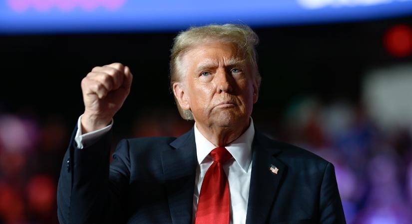 Az online zsarolást és kizsákmányolást megfékező törvényt írt alá Donald Trump