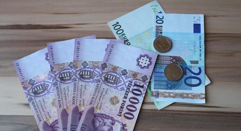 Nőnek a magyar bérek, de van egy komoly bökkenő