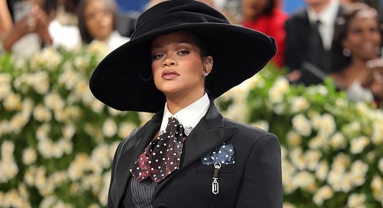 Hatalmasat nőtt Rihanna babapocakja: a várandós énekesnő kivágott ruhában mutatta meg magát a cannes-i vörös szőnyegen