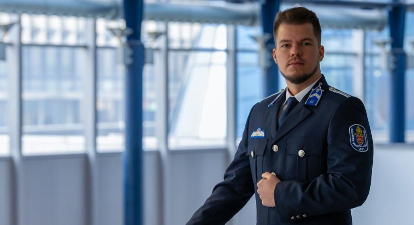 Megvolt az első fegyelmi tárgyalása annak a rendőrnek, aki nem akart a KDNP reklámarca lenni