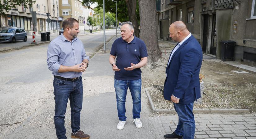 Helyszíni bejárás a Köztelek utcában