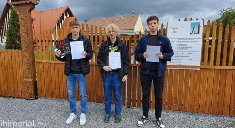 Anyanyelvi vetélkedőn vettek részt az EJROK-os diákok