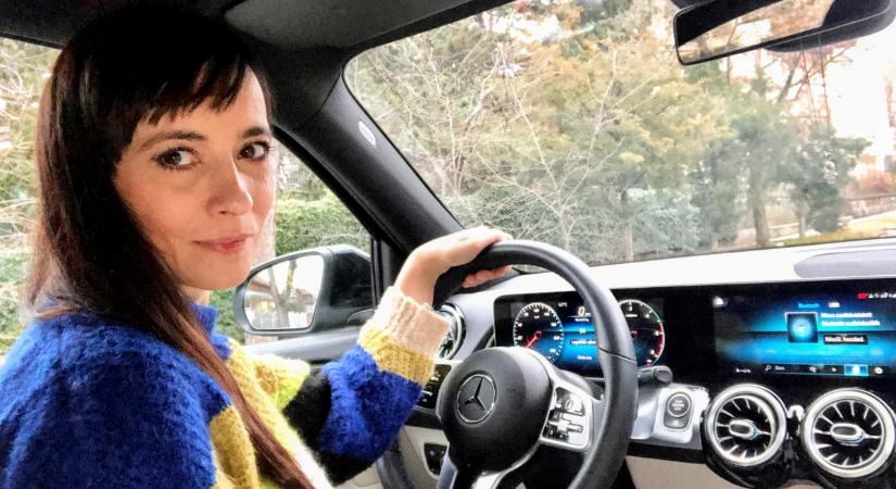 Farkasházi Réka egy GLB Mercedes-szel furikázza a gyerekeit