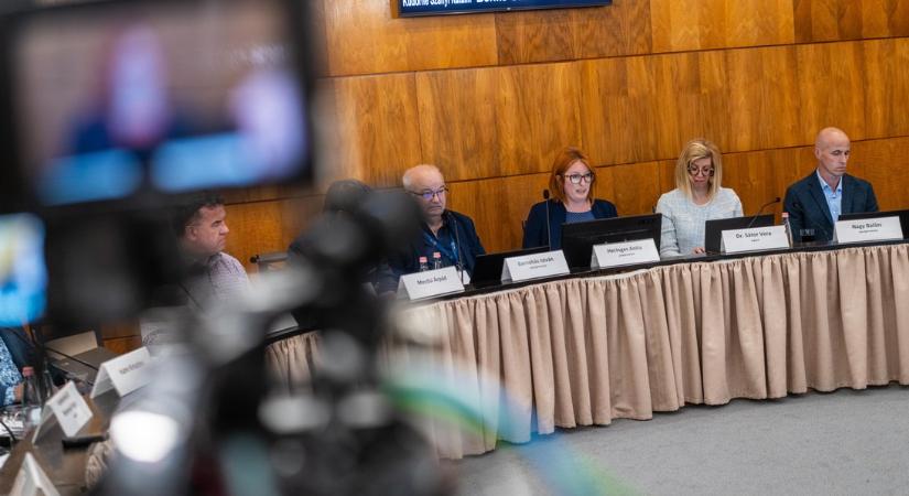 Heringes Anita: Paks városvezetése továbbra is hisz a demokráciában