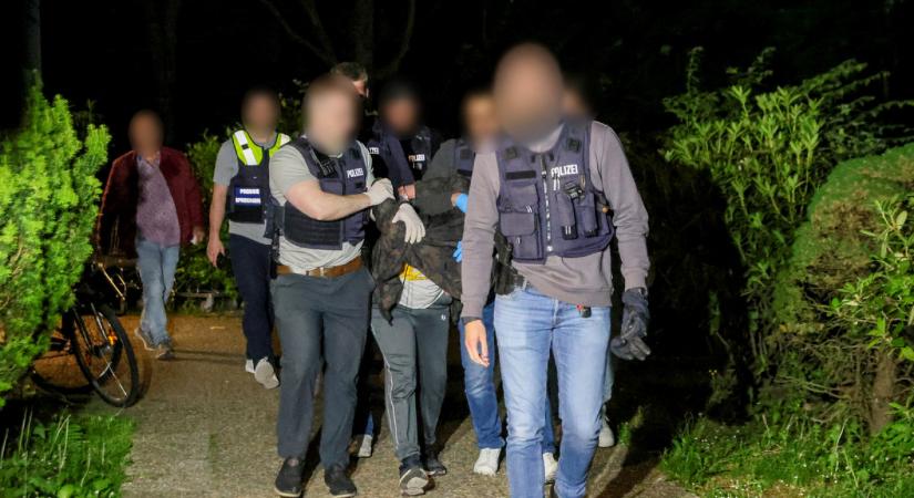 A hatóságok szerint a bielefeldi késelés vallási indíttatású lehetett, letartóztatták a gyanúsítottat
