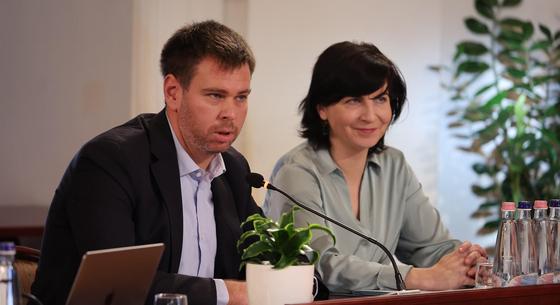 Vitézy Dávid azt javasolja a Fővárosi Közgyűlésnek, hogy álljon ki a sajtó- és véleményszabadság mellett