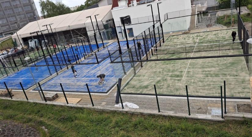 Új padel pályákat adtak át Győrben