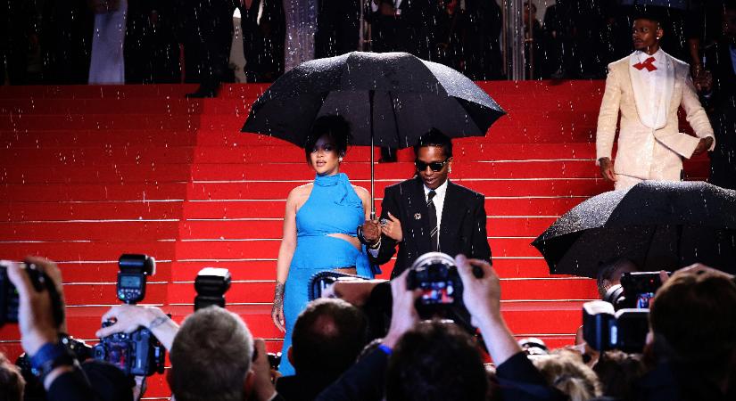A 37 éves Rihanna atomszexi terhesen is: Cannes-ban viselt ruhája nem takar szinte semmit