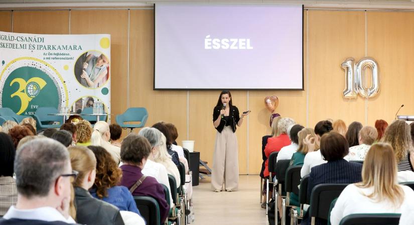 Szegedről a világ élvonalába – kamarai podcast Kecsmár Zsuzsával