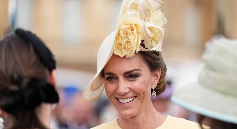 Katalin hercegné sárga ruhában ragyogott a Buckingham-palotában: ilyen csinos volt Vilmos oldalán