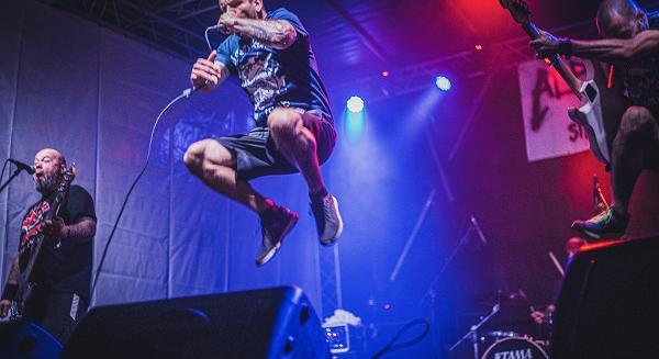 Kemény metal, fullos chill – idén sem maradunk Alpárfeszt nélkül: 2025. július 3-5., Lakitelek, Tőserdő