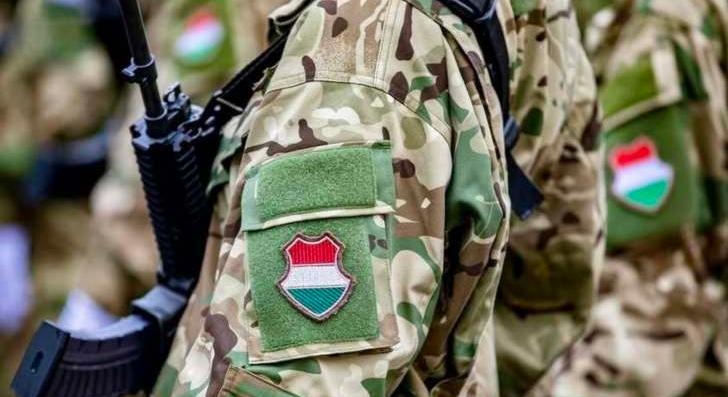 Hölvényi György: Erős nemzeti hadseregre van szükség