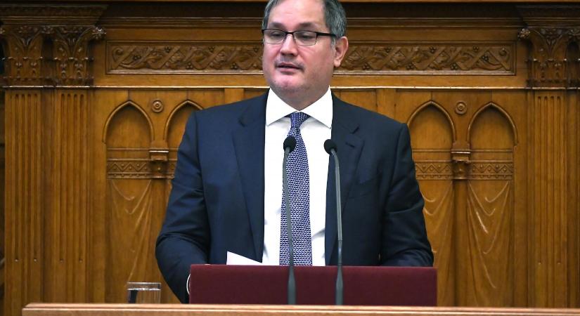 Adatvédelmi hiba történt Nagy Márton tárcájánál, csaknem kétezer ember ügyfélkapujára érkezett meg egy személyes adatokat is tartalmazó dokumentum