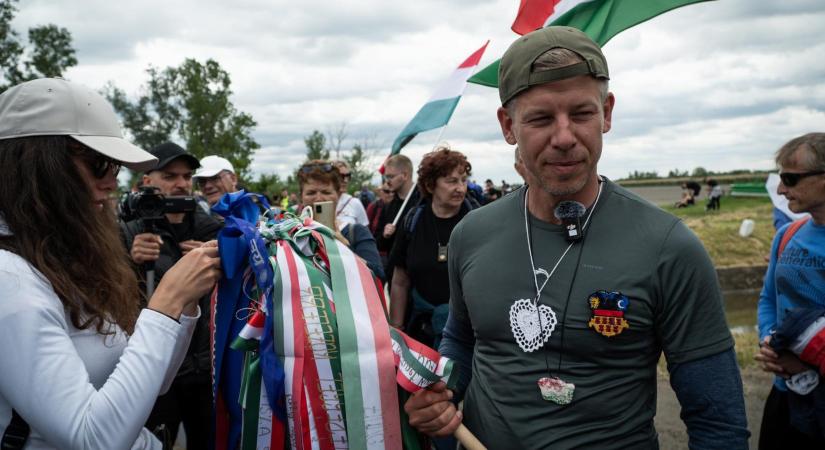 Beleszállt Magyar Péter a „magát függetlennek nevező” sajtóba