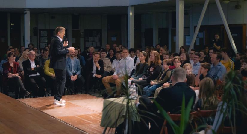Létrehozná a kormány „a tudomány aranycsapatát”
