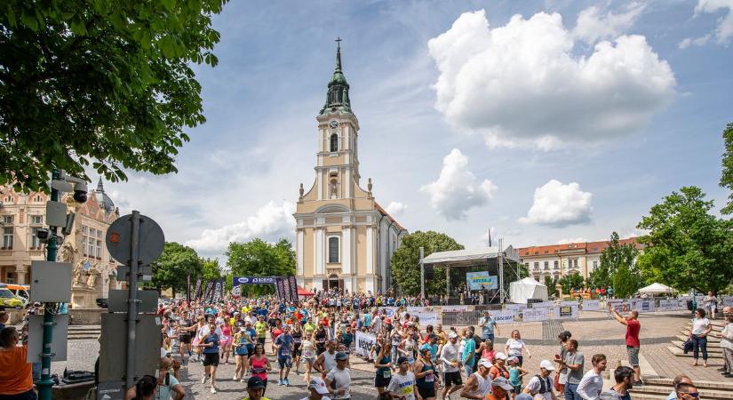 Mutatjuk, hol kell forgalomkorlátozásra számítani a Félmaraton ideje alatt